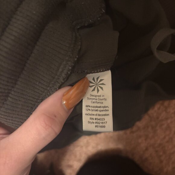 Athleta Womens Large North Peak Cargo Pants Green Olive Stretch Yoga Workout Gym - Picture 3 of 13